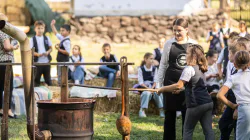 La Muzeul Satului din Baia Mare a fost preparată silvoiță după rețeta bunicilor