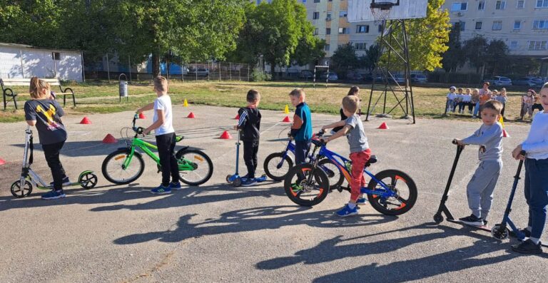 „Parada Micilor Bicicliști” la Școala Gimnazială „Alexandru Ioan Cuza” din Baia Mare