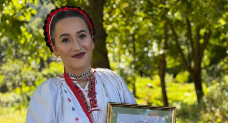 Victoria Petrenciuc aduce în Maramureș Trofeul Festivalului „Mariana Drăghicescu”