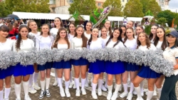 Majoretele de la Colegiul „Gheorghe Șincai” Baia Mare au făcut spectacol la parada Sărbătorii Castanelor