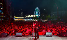 Mii de oameni, în fiecare zi, la concertele de la Sărbătoarea Castanelor