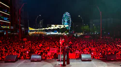 Mii de oameni, în fiecare zi, la concertele de la Sărbătoarea Castanelor