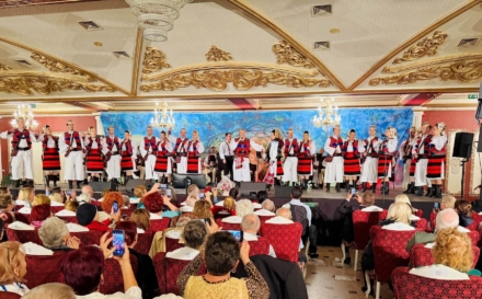 Ansamblul Folcloric Național „Transilvania” și Fuego au cucerit publicul din Bistrița cu un spectacol de excepție