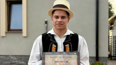 Tânărul violonist Rareș Pop aduce în Maramureș Premiul III al Festivalului Național de Folclor „Bucovină, mândră floare!”
