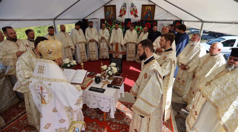 S-a pus piatra de temelie pentru noua biserică din Filia Dealu Corbului, Parohia Ortodoxă Preluca Veche