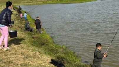 „Cupa Castanelor” îi aduce pe copii la pescuit. Concurs organizat la Balta Săcălășeni