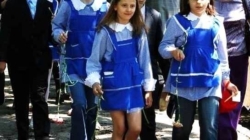 Uniforma școlară revine în discuție. Ar reduce diferențele dintre copii sau ar adăuga doar o nouă obligație?