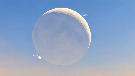 Fenomen astronomic spectaculos. Luna va ascunde planeta Venus, apoi vor fi două seceri pe cer