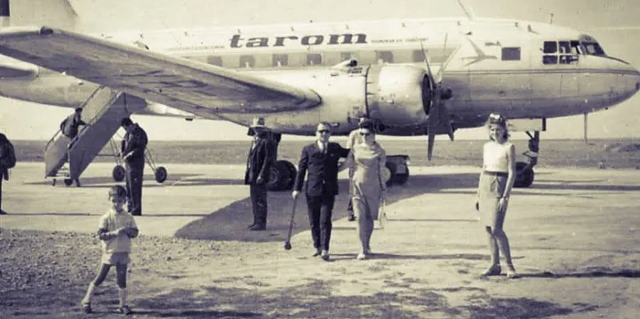 TAROM împlinește astăzi 72 de ani