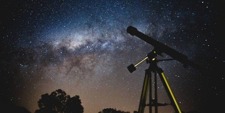 O întâlnire despre Univers și două seri de observații astronomice în Maramureș