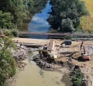 Podul de la Cătălina intră într-o etapă importantă. Începe montarea celor 72 de grinzi