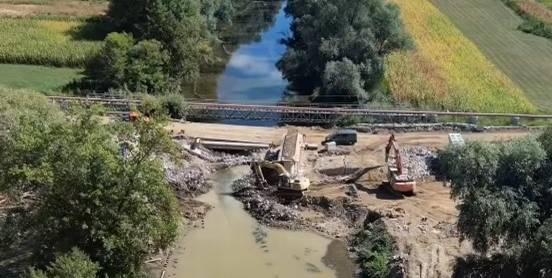 Podul de la Cătălina intră într-o etapă importantă. Începe montarea celor 72 de grinzi