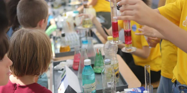 Romanian Science Festival revine astăzi la Sighet, laborator în aer liber
