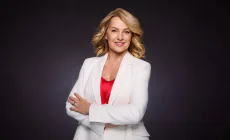 Nadia Comăneci va defila în această seară la Paris, într-un show de modă de anvergură mondială