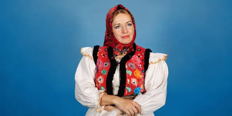 La București are loc prima ediție a Festivalului Național de Folclor „Victoria Darvai”