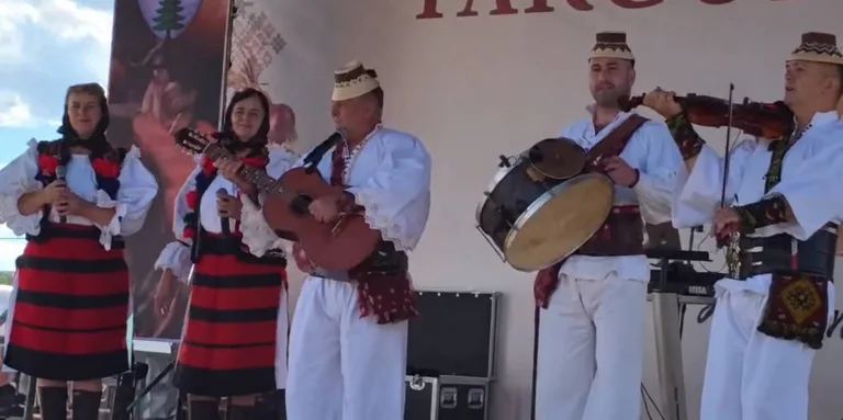 Maramureșul se aude în această seară la Muzeul Țăranului Român. Grupul IZA, pe scenă în București
