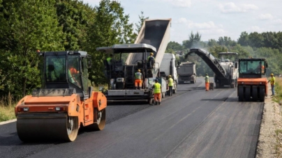 Utilaje de peste 24 de milioane de lei pentru drumurile județene din Maramureș. Mai multă muncă mecanizată și intervenții mai rapide