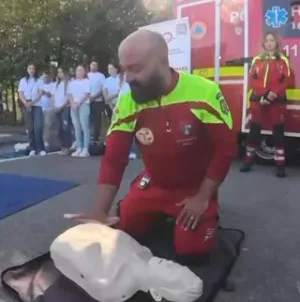 Educație pentru viață la Liceul „Emil Racoviță” din Baia Mare: elevii, instruiți în acordarea primului ajutor