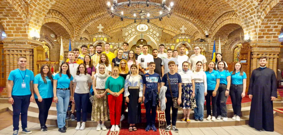 Tabăra „Tradiție și Noutate” reunește la Izvoare, în Maramureș, tineri din toate eparhiile Patriarhiei Române