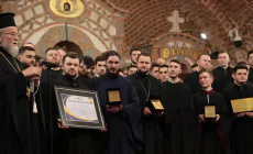 Pr. Adrian Dobreanu: Școala adevărată a cântărețului bisericesc: strana, cartea, și rugăciunea – gânduri la Ziua cântăreților bisericești (1 octombrie)