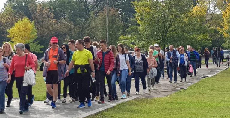 „Promenada Inimilor” are loc duminică în Parcul Municipal din Baia Mare