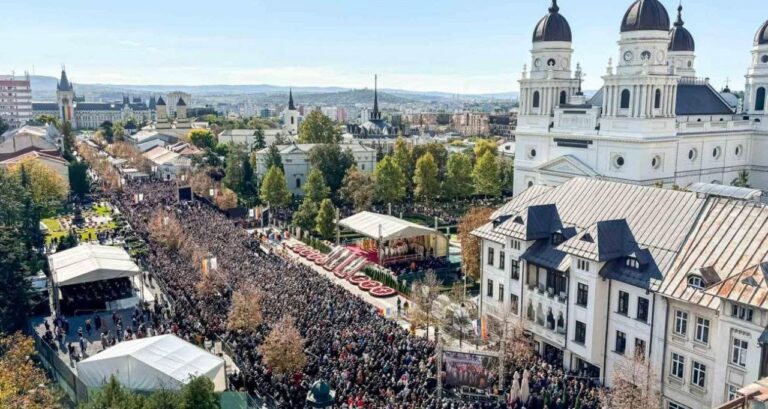 PS Timotei Sătmăreanul va sluji în sobor de arhierei la Catedrala Mitropolitană din Iași cu ocazia hramului Sfintei Cuvioase Parascheva