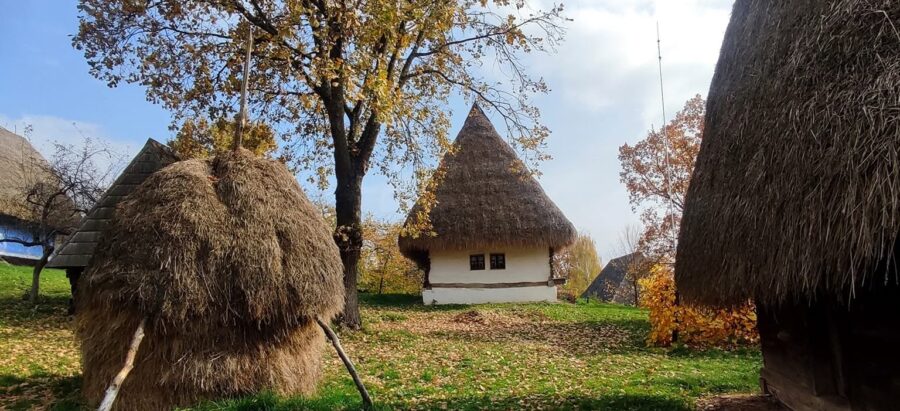 Muzeul Satului din Baia Mare își modifică programul de vizitare