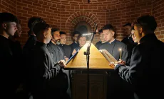 Slujba privegherii în cinstea Sfintei Cuvioase Parascheva la Schitul „Schimbarea la Față” din Baia Mare