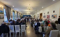 Casa de Cultură Baia Sprie găzduiește „Urzeala picturii din versuri”, evenimentul de debut al Asociației Culturale „Dinastia Artelor” – o întâlnire între poezie, pictură, muzică și dans