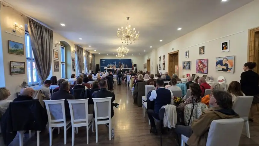 Casa de Cultură Baia Sprie găzduiește „Urzeala picturii din versuri”, evenimentul de debut al Asociației Culturale „Dinastia Artelor” – o întâlnire între poezie, pictură, muzică și dans