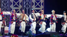 Ansamblul Folcloric Național „Transilvania” recrutează dansatori profesioniști