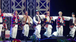 Ansamblul Folcloric Național „Transilvania” recrutează dansatori profesioniști