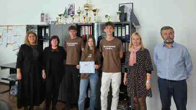 Elevii Colegiului Economic „Nicolae Titulescu” Baia Mare, premiați la Concursul „Tehnologia Zilei Europene a Limbilor”