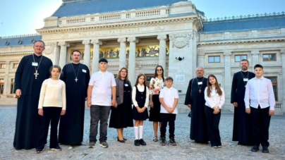 Șase instructori socio-educaționali din Episcopia Maramureșului și Sătmarului participă la festivitatea Concursului Național „Fair-play și comuniune. Familia prima mea echipă”