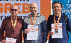 Sportivii Petre Mitru, Adrian Berinde și Waldemar Vaum de la Școala Alergării Baia Mare, pe podium la Campionatul Mondial Masters de Maraton