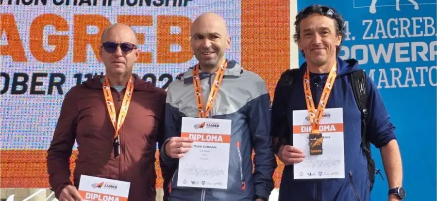 Sportivii Petre Mitru, Adrian Berinde și Waldemar Vaum de la Școala Alergării Baia Mare, pe podium la Campionatul Mondial Masters de Maraton