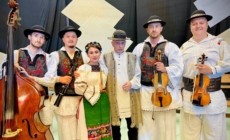 Ansamblul Folcloric Național „Transilvania”, alături de Grigore Leșe în emisiunea „Pe drumul lui Leșe”