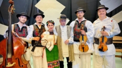 Ansamblul Folcloric Național „Transilvania”, alături de Grigore Leșe în emisiunea „Pe drumul lui Leșe”