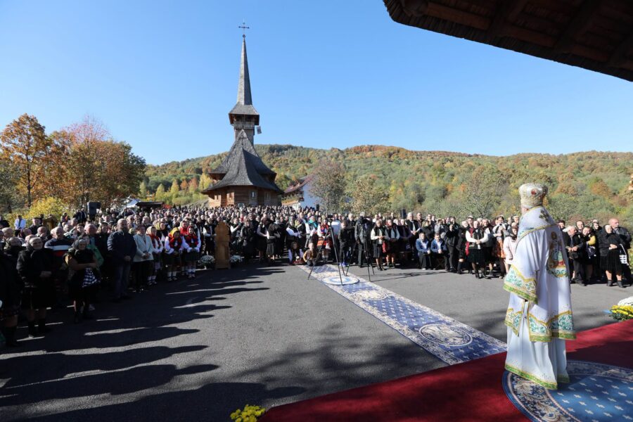 Mulțime de credincioși la Hramul Schitului „Sfânta Parascheva” Strâmtura