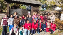 Elevii de la Liceul Internațional Baia Mare au descoperit tradițiile satului maramureșean la Muzeul Satului din Baia Mare