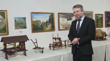 Expoziție dedicată satului tradițional, organizată de dr. Ilie Vlad Lazu la Vișeu de Sus