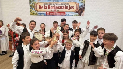 Ansamblul „Dorulețul” din Coaș a câștigat trofeul secțiunii dansuri populare la Festivalul „De la Ronișoara în jos”