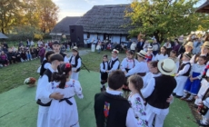 Tinerii talentați de la Școala Populară de Artă Baia Mare au animat Târgul de Sfântul Dumitru de la Muzeul Satului