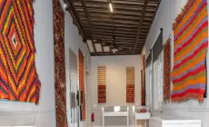 Scoarțe tradiționale din Maramureș, prezentate într-o expoziție la Madrid
