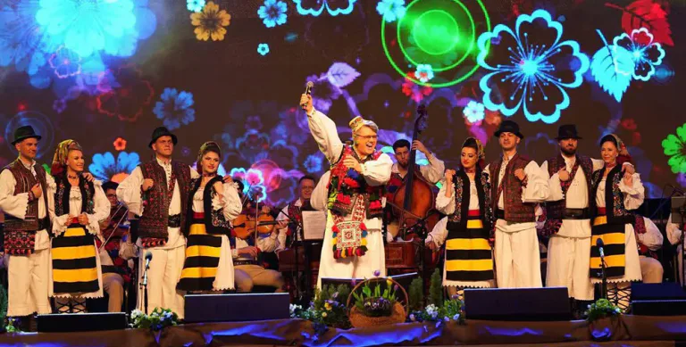 Ansamblul Folcloric Național „Transilvania”, invitat la concertul lui Fuego de la Sala Palatului din București