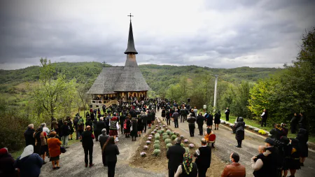 Hramul Mănăstirii „Sfânta Cuvioasă Parascheva” din Strâmtura, sărbătorit pe 14 octombrie