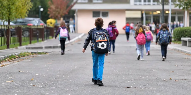 Trei zile libere pentru elevi la început de octombrie