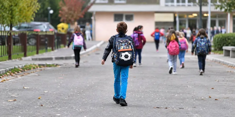 Trei zile libere pentru elevi la început de octombrie