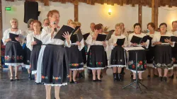 Corul CASPEV și grupul de dansuri al DAS Baia Mare au participat la Festivalul Seniorilor din Turda