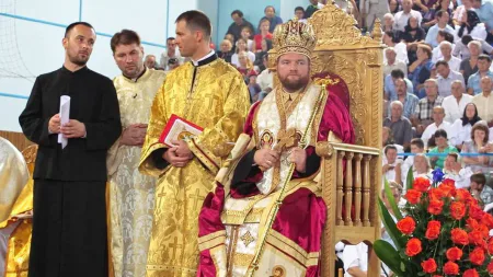 Episcopul Vasile Bizău împlinește 57 de ani, o aniversare care ne întoarce spre rădăcinile unui destin